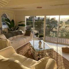 Grande Villa avec Piscine, Pétanque et Vue Mer pour 12 Personnes