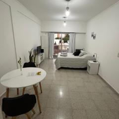 Amplio monoambiente en 7 y 34