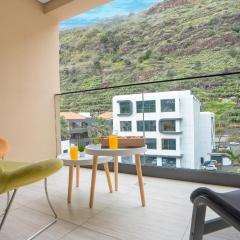 Brava Suite by LovelyStay