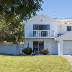 Coastal Hideaway - Water Views and Walk To The Beach