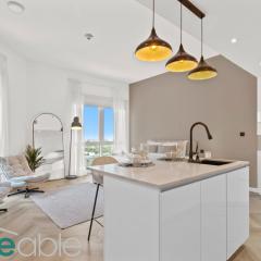 Spacious refurbished Studio steps away from metro