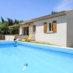 Holiday Home A la porte d'Avignon by Interhome
