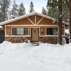 Bear Ridge Cabin - Close to Slopes & Lake