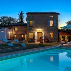Casa Felicita 8 by Marche Holiday Villas