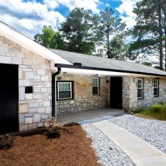 Modern 4BR Home Great Location Spacious