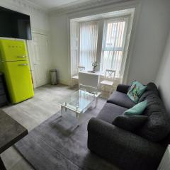 3-Bedroom Apartment by Eden Project - Free Parking