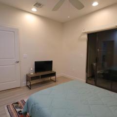 Central To Phoenix and Scottsdale Spacious 3BR Escape in Phoenix!