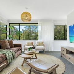 Peking Duck - Sleeps 7, Luxe Riverside Retreat