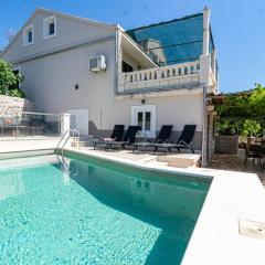 Seaside apartments with a swimming pool Tri Zala, Korcula - 558