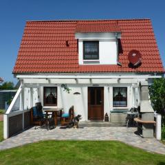 Behagliches Ferienhaus Mit Garten Und Terrasse