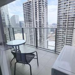 A Chic 2BR Apt Across from Southern Cross Station