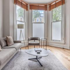 Blueground Maida Vale balcony nr Little Venice LON-507