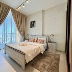 Stylish 1br In Jvc With Pool View