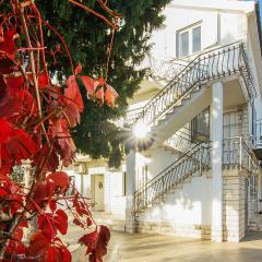 Amazing Apartment In Jezera With Wifi