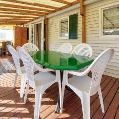 Mobilhome With Shared Pool