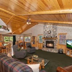 Teakwood Cozy Wood Cabin with Fireplace