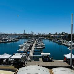 Cap d'Agde F3 belle vue port avec Garage Piscine Climatisation