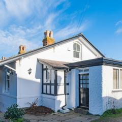 Whitecliff by Keepers Cottages