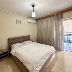 Mamour Apartments, Near Tram & 8' to Beach, Queen Bed Comfort