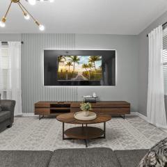 SUPER BLISS - 9BDR SLEEPs 30 - MOVIE ROOM & POOL