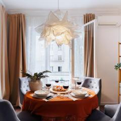 Aesthetic Home with Balcony 5min to Republic Square