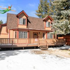 The Peter Pan Hideout with BBQ and Large Backyard
