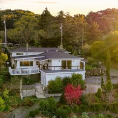 Modern Sonoma Stay w Spacious Deck Views Prime Location Bennett