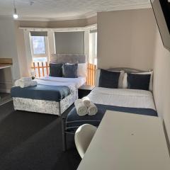 Newstead En-suite Studios
