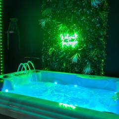 Ô Spa Privatif - Luxury Suite - JACUZZI-SAUNA-NETFLIX-FISHSPA-SERVIETTES-PEIGNOIRS-SANDALES-CAFE