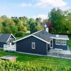 Cosy Holiday Home - 300 Meter From The See