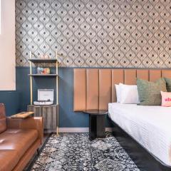 Elegant Downtown Escape with Luxe Vibes