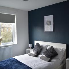 Contemporary Stylish Central Apartment