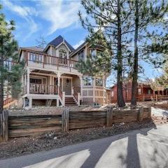 Canyon Castle Mtn Retreat w Hot Tub & Fireplace