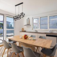 Lasta Suite Apartment - Private parking x2