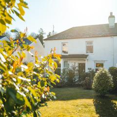 Camellia Cottage With Private Garden
