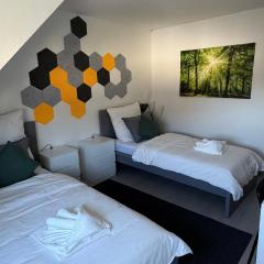 DUHA HOMES - 2 Zimmer Apartment, Monteurwohnung, TV, WIFI, Küche, Self Check-In, Autobahnnähe