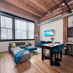 Luxéry Stay Chicago - Themed Units! Close to Downtown, McCormick Place & Wintrust Arena