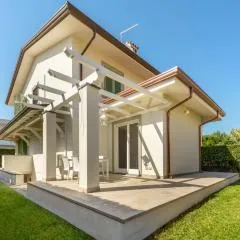 Esclusiva Villa in pieno centro a Forte dei Marmi