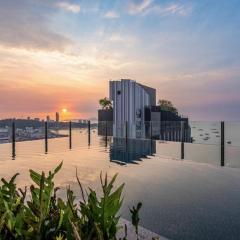 The base central pattaya condo