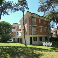 Cozy apartment with fenced garden in Lignano Sabbiadoro