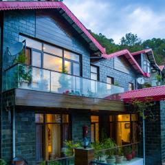 Alaya Stays Kasauli Woods Cottage 3 BHK Retreat with Outdoor Lounge & Balcony