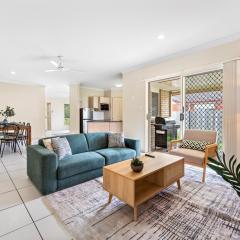 Urban Escape Spacious Home in Rothwell Sleeps 8