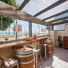 Beachfront apartments for 12 guests in Alicante - By Welcomely