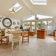 Haven House Gorgeous Lymington Home with Garden and Studio near New Forest
