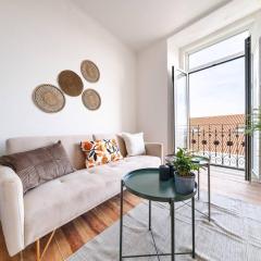 Riverfront Elegance 41br Spacious Retreat
