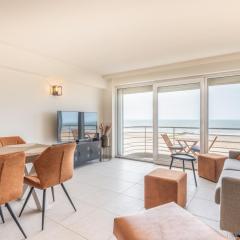 Beautiful apartment with Sea Views and parking