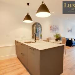 Stylish & Elegant 1BR City Centre Nr Cliffs Pavillion by Luxiety Stays Serviced Accommodation