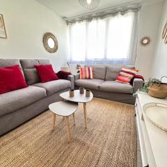 Les 3 Piliers grand T2 confortable avec parking