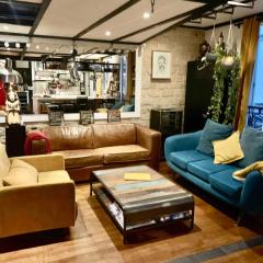 Quiet Loft 70sq in trendy 11th area