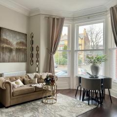 Close to Sefton Park Beautiful one bedroomed apartment sleeps 4